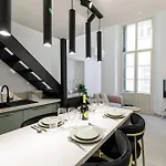 Grimaldi Place-plage-centre-clim 아파트