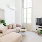 Grimaldi Place-plage-centre-clim Apartment
