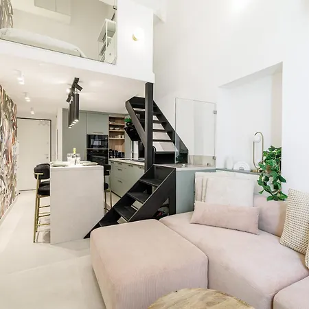 Grimaldi Place-plage-centre-clim