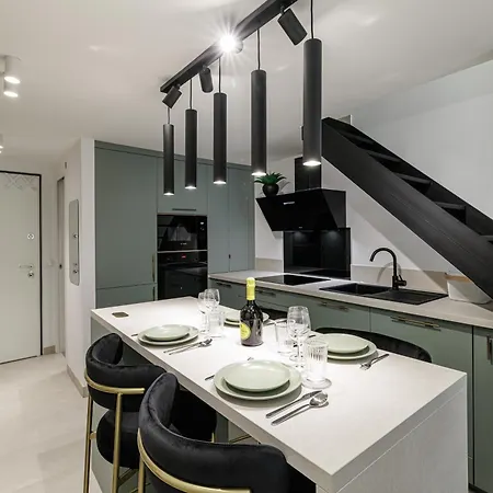 Grimaldi Place-plage-centre-clim Apartmán