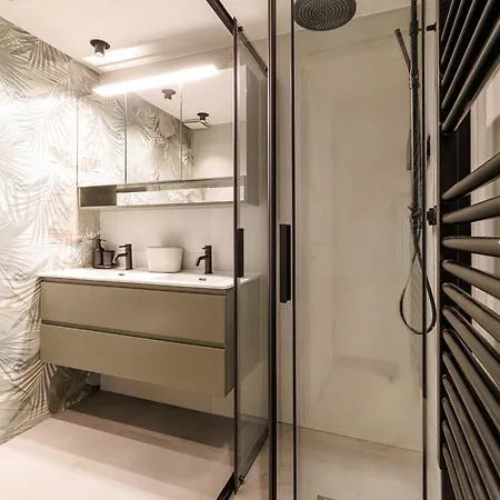 Apartment Grimaldi Place-plage-centre-clim *