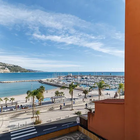 Grimaldi Place-plage-centre-climatisation *