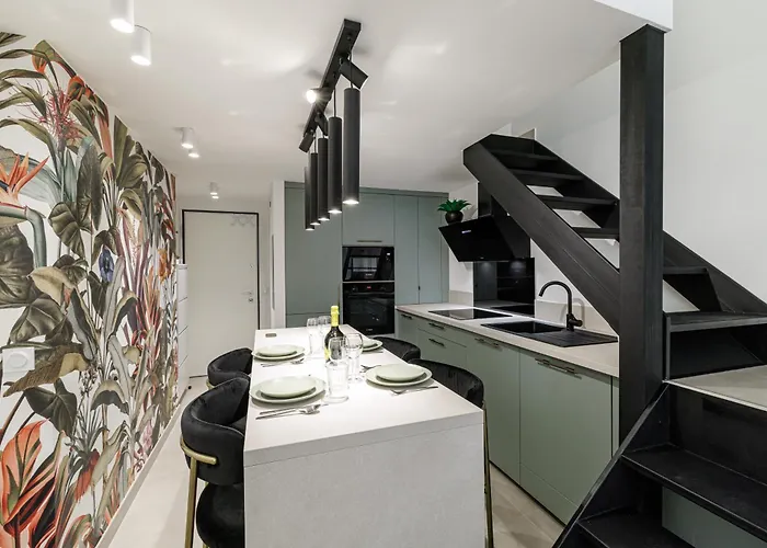 Grimaldi Place-plage-centre-clim *