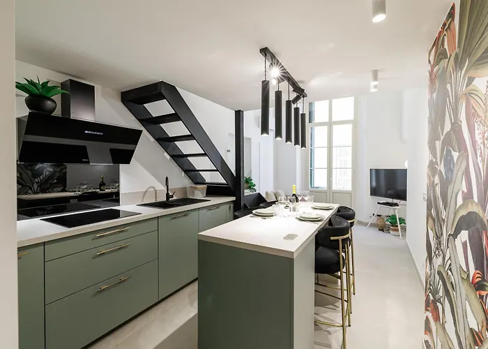 Grimaldi Place-plage-centre-clim *