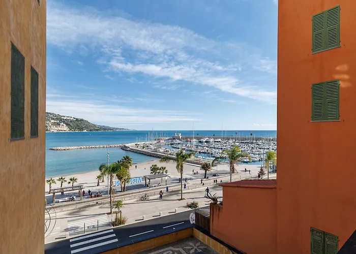 Grimaldi Place-plage-centre-clim *